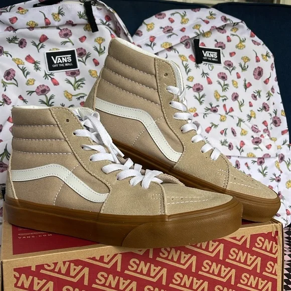 Vans WMNS Sk8-Hi
Humus/Gum
VN0A38GEVS8
Sneakers - Picture 6 of 16